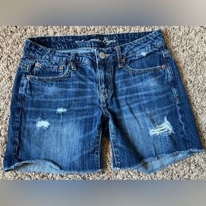 American Eagle Jean Shorts Distressed Sz 0 mid wash